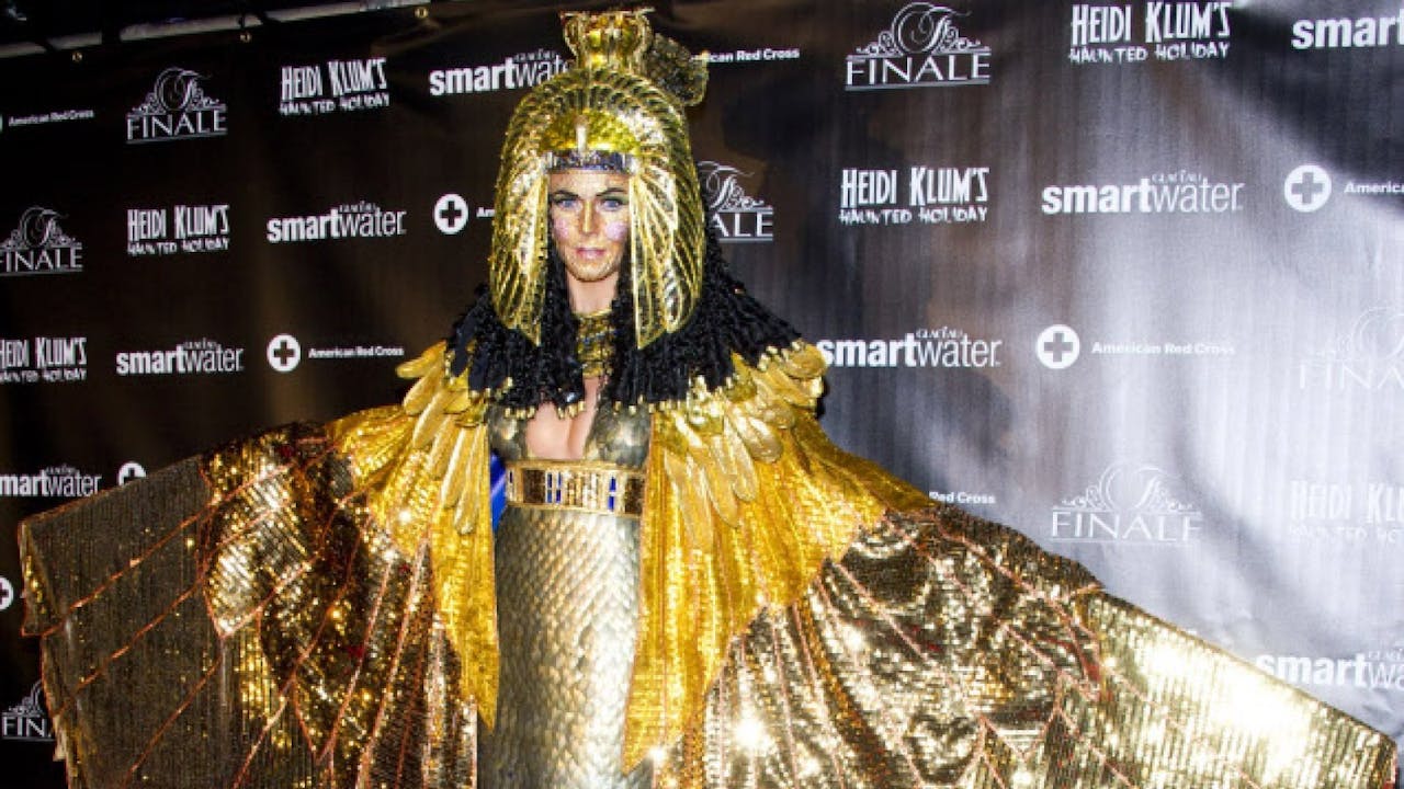 Heidi Klum como Cleopatra.