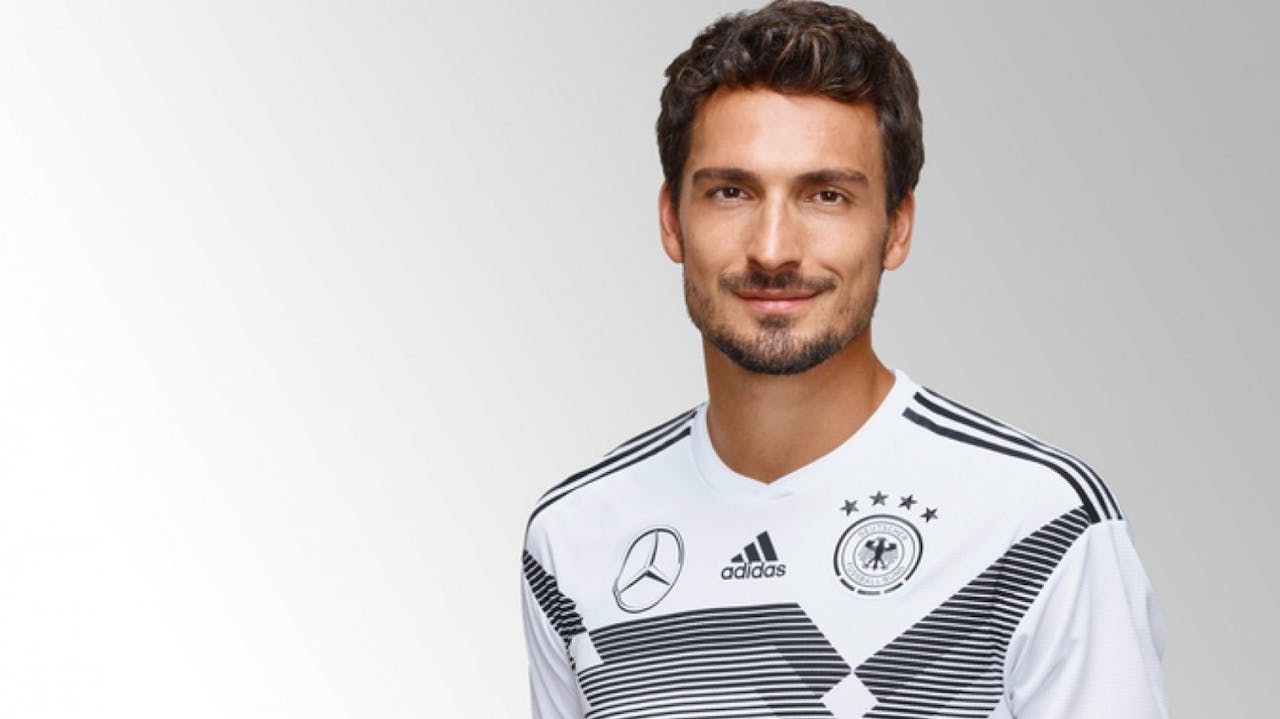 El atractivo del jugador alemán le ha conseguido una legión de fans.