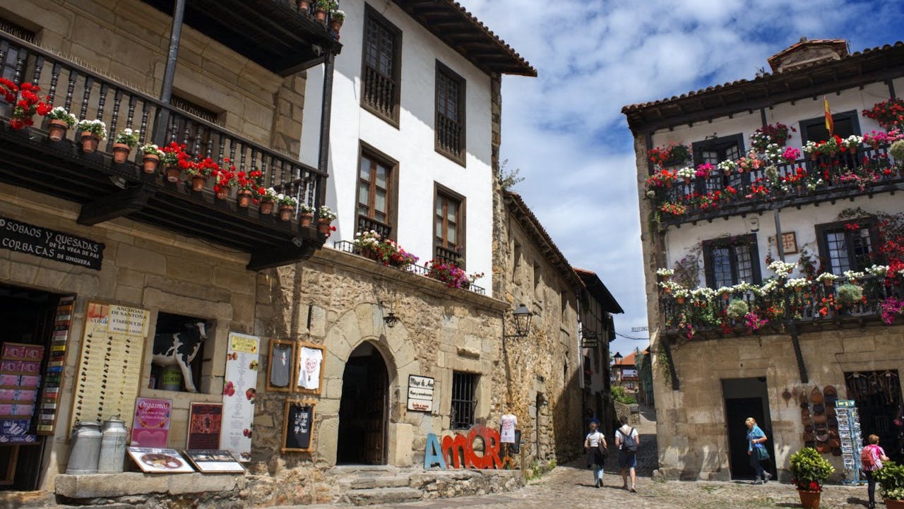 Edificios característicos de Santillana del Mar, en Asturias.